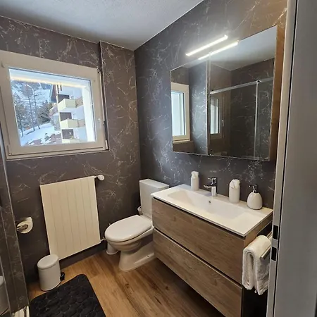 Luxuse Fluee 11 * ロイカーバード