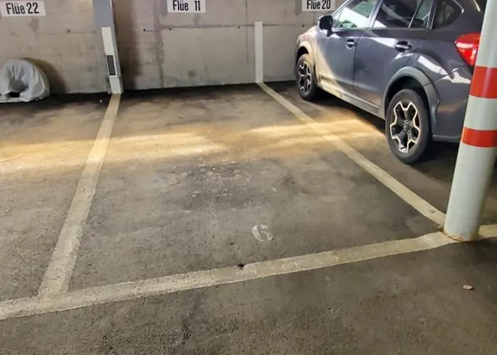 Luxuse Fluee 11 لوكباد